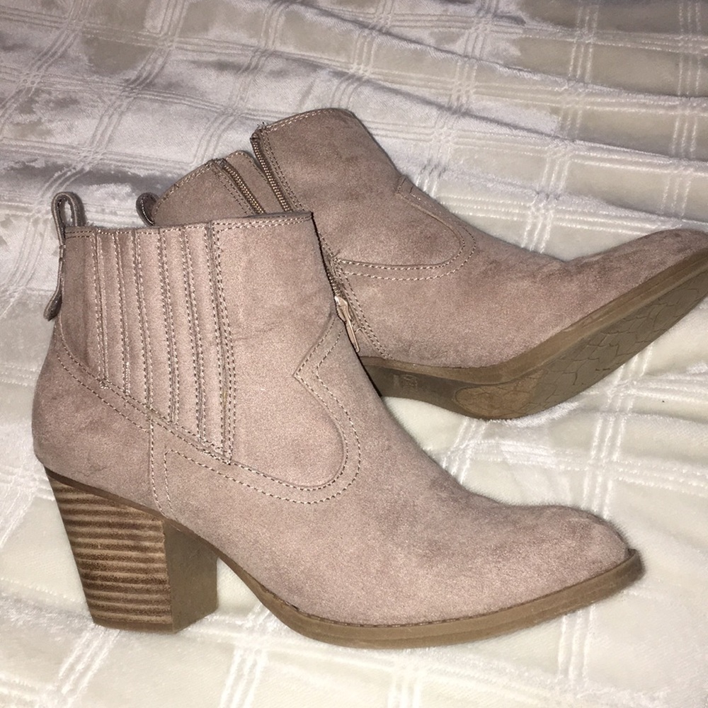 Carlos Santana Suede Booties